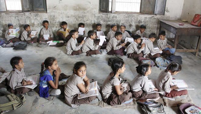 आज आमच्या भारतीय समजाला शिक्षित करने त्याचबरोबर शासनाचा शाळांचा फायदा खेड्यातील गरिबातील, गरीब परिवाराला होणे आज आवश्यक आहे. शासनाच्या सरकारी शाळा बंद होत गेल्या तर अनेको मुलांच जीवन अंधकारमय होईल.