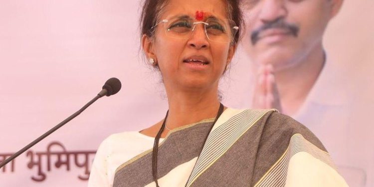 राज्यात आजमितीला दर्जेदार अशी क्रिकेटची मैदाने आहेत. तेथे आंतरराष्ट्रीय दर्जाचे सामने खेळले जातात. हे सर्व समोर असताना नवीन मैदान बांधण्याची घाई कशासाठी: सुप्रिया सुळे