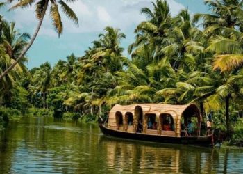 भारत या काळात जगातील लोकांना त्याच्या संस्कृतीमुळे, त्याच्या इतिहासामुळे, देशाच्या प्रत्येक वेगवेगळ्या प्रदेशात लोकांना दिसणाऱ्या पर्यटन स्थळांमुळे प्रचंड आकर्षित करत आहे