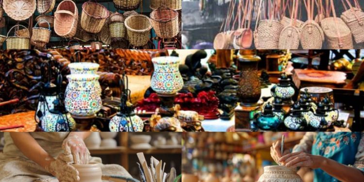 आपल्याकडे काही शिकलेल्या पोरांची कमतरता नाही, प्रत्येक गावात खोर्‍याने शिकलेली पोरं आपल्याला मिळून जातील आणि सर्व जण फक्त सरकारी नौकरी मिळवण्याचा स्पर्धेमध्ये लागलेले आहे हे बघायला मिळेल