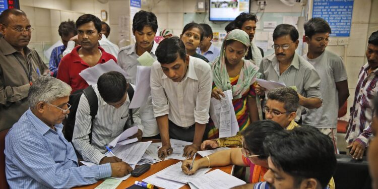 आज बँकिंग प्रक्रिया अधिक सोयीस्कर आणि सोपी होणे महत्वाचे आहे आणि त्यासाठी इंग्रजी भाषेसोबतच स्थानिक भाषांना महत्त्व देणे सुद्धा तितकंच आवश्यक आहे