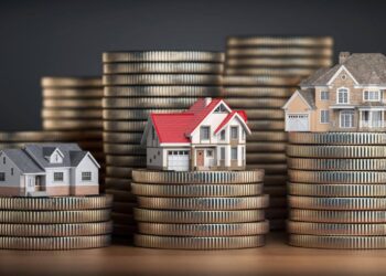 कमिशन एजंट म्हणून काम करणारे लोक ते कोणासाठी किंवा कोणत्या कंपनीसाठी काम करत असले तरीही जर त्यांना नियमित पगार मिळत नसेल आणि केवळ कमिशनवरच अवलंबून राहाव लागत असेल तर त्यांना यामुळे अनेक समस्यांना सामोरे जावं लागत