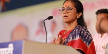 रुपयाची किंमत घसरत असताना त्या देशाच्या पंतप्रधानाची सुद्धा त्यामुळे पत घसरते ,मात्र आज तुम्ही बघा डॉलर च्या तुलनेत रुपयाची काय स्थिती आहे: सुप्रिया सुळे