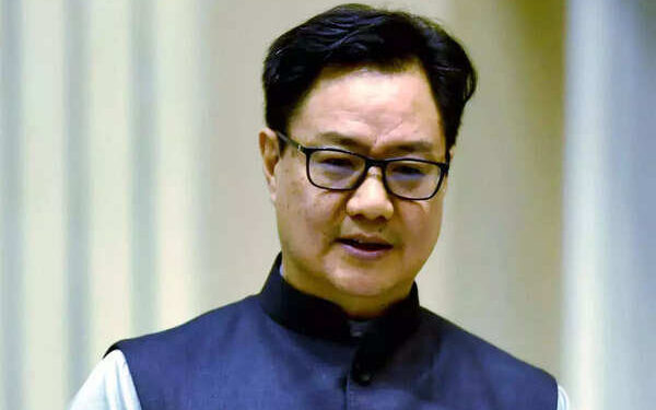 आम्हाला वाटत कि आपल्या नारीशक्तीला येणाऱ्या काळात योग्य प्रतिनिधित्व मिळावे त्याचबरोबर त्यांना आणखी अनिश्चिततेत ढकलले जाऊ नये:किरण रिजिजू