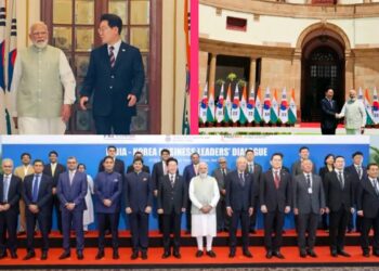 दक्षिण कोरियाचे राष्ट्राध्यक्ष ली जे म्युंग यांनी नुकताच भारताला भेट दिली. या भेटीत , व्यापार , तंत्रज्ञान , आणि सुरक्षा या क्षेत्रातील धोरणात्मक भागीदारी अधिक भक्कम करण्यावर दोन्ही देशांकडून भर देण्यात आला .