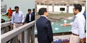 मत्स्य व्यवसाय व बंदरे विकास मंत्री नितेश राणे यांनी , गुजरातमधील मुंद्रा पोर्ट या बंदराला भेट देऊन ; त्यांनी बंदर व्यवस्थापन ,लॉजिस्टिक्स नेटवर्क, यांत्रिकीकरण तसेच विविध पायाभूत विकास कामांची माहिती घेतली .